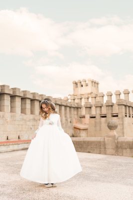 Reportaje de comunión en Xàtiva niña en el Castillo y en el estudio